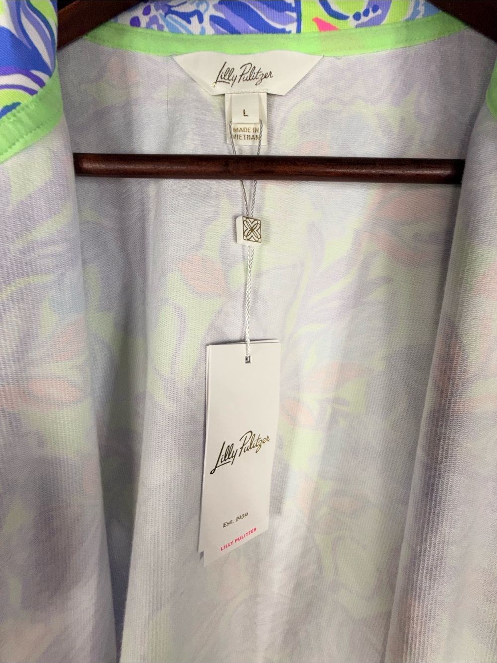 Men Shirts Subcategory Classification - Picture 3 of 8